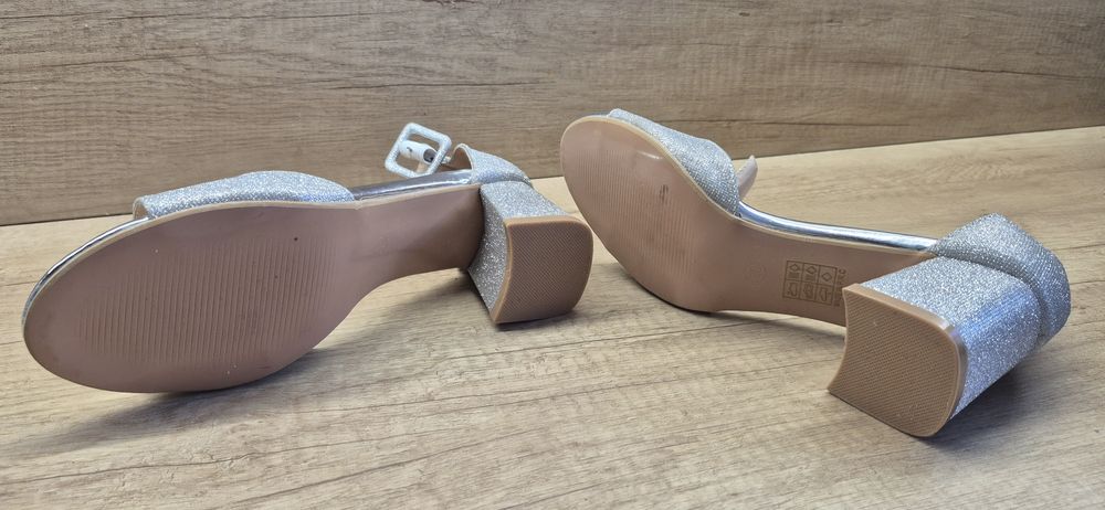 Srebrne damskie buty
