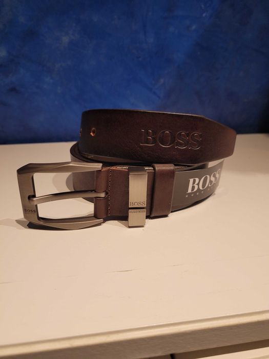 Brązowy męski skórzany pasek Boss 125 cm