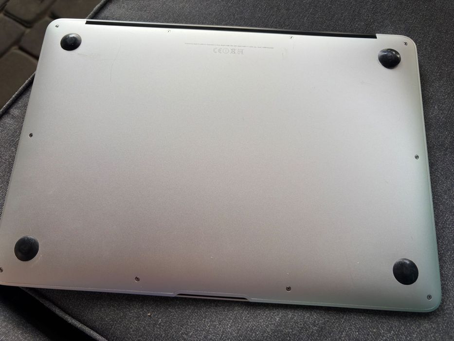 MacBook Air ( 13 - nich, early 2015)