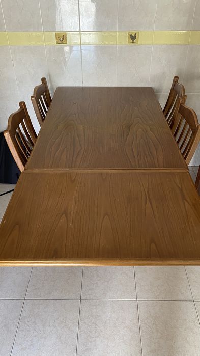 Mesa de cozinha com 4 cadeiras madeira maciça