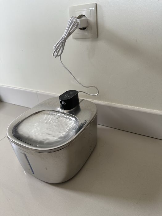 Fonte bebedouro para gatos com sensor