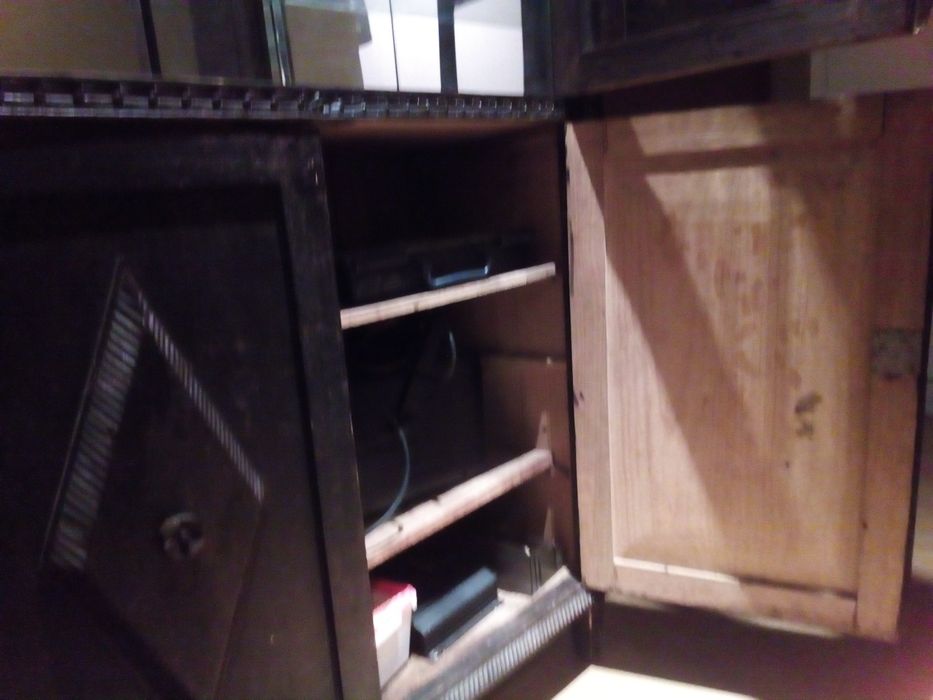 Louçeiro/cristaleira antiquissimo