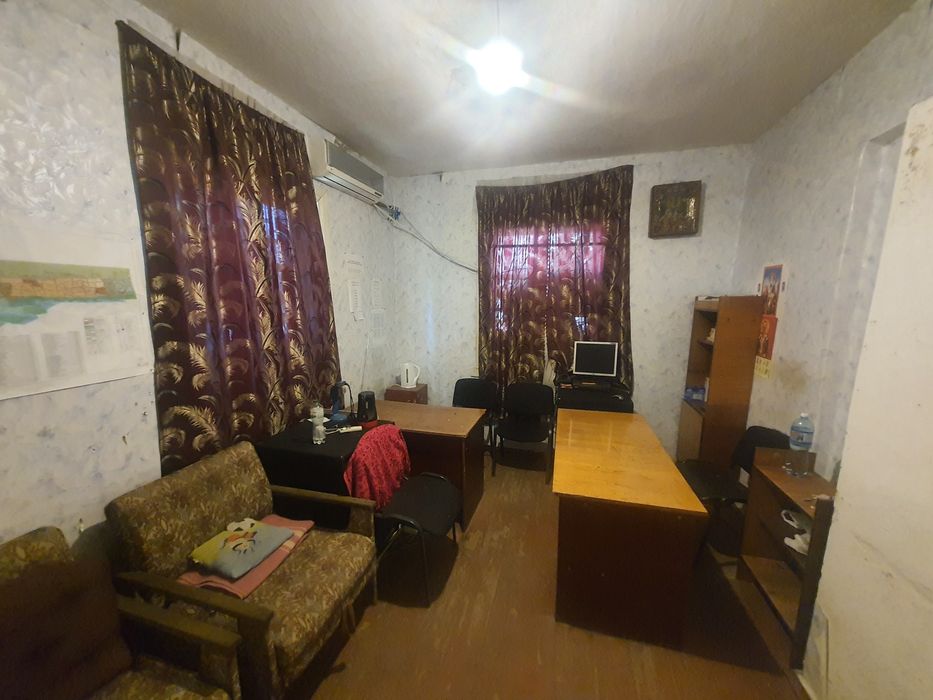 Бее% Комерційне Приміщення 128м2, вул. Дніпровська набер. с. Кийлів