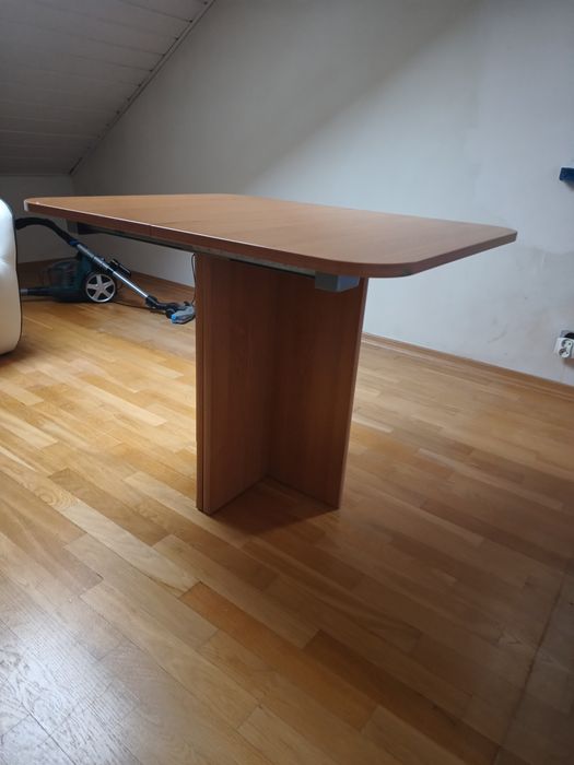 Super solidny stół z BRW rozkladany od 100 cm aż do  200 cm