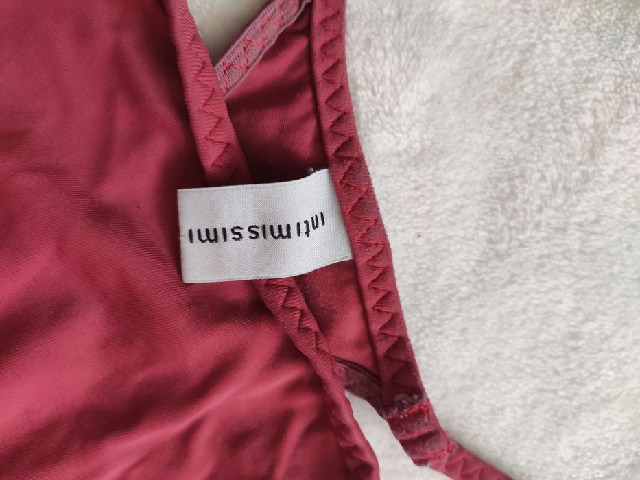 Czerwone stringi Intimissimi na walentynki L