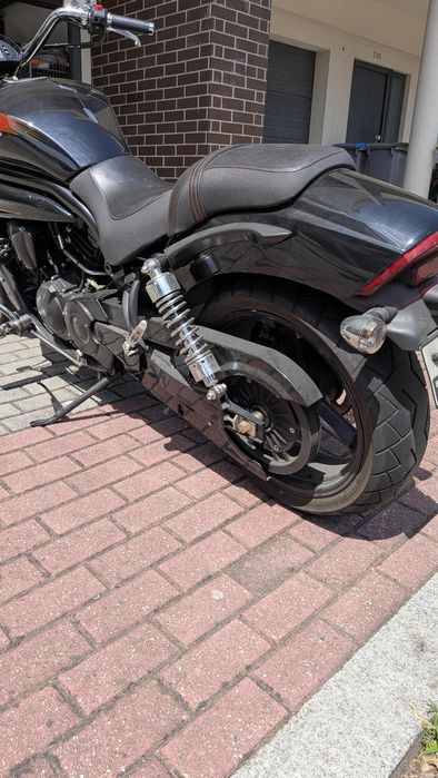 Mota Hyosung 650GV Cruiser, estilo Harley