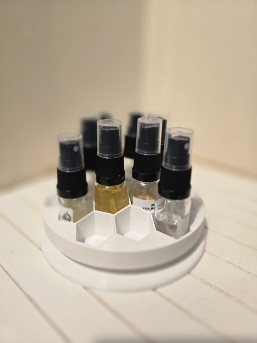 Stojak na odlewki perfum