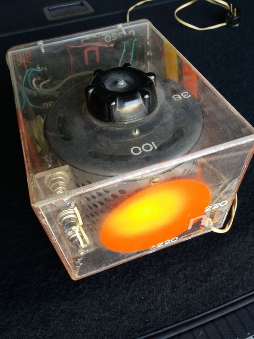 ЛАТР Лабораторный автотрансфрматор.