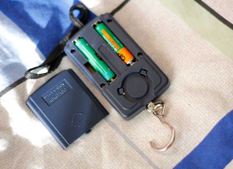 Електронний кантер-ваги, зважує до 40 кг/Электронные весы, взвешивание