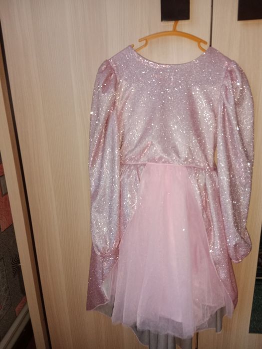 Дуже гарна сукня на ріст 116-128