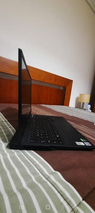 Portátil Gamer Legion 5 15IMH05