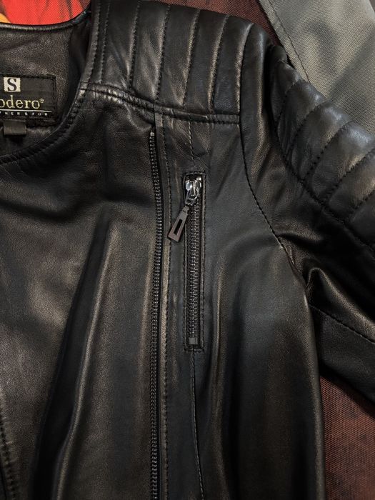 Жіноча шкіряна куртка Sodero