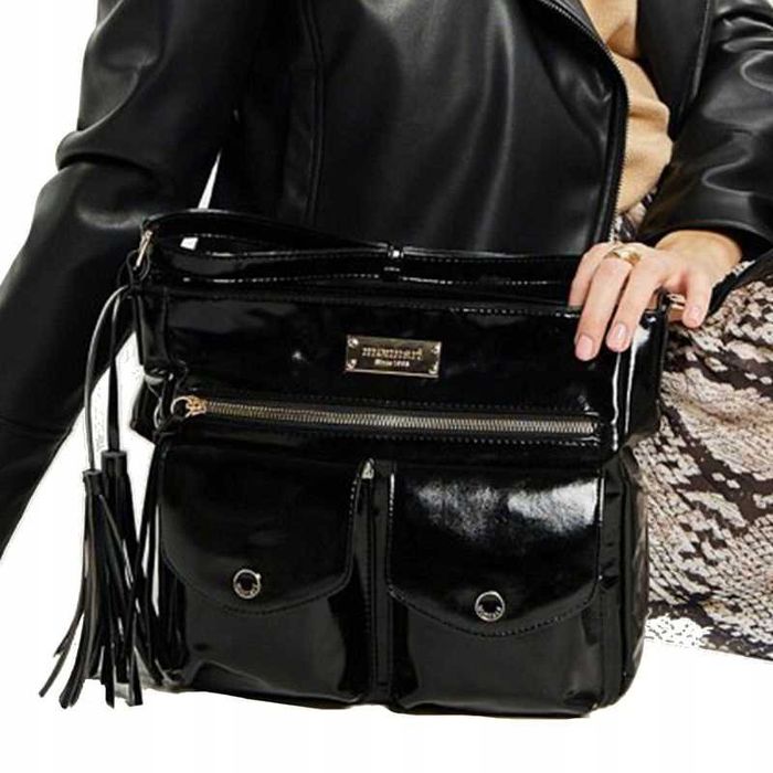 Monnari torebka damska listonoszka z frędzlami czarna skóra eko