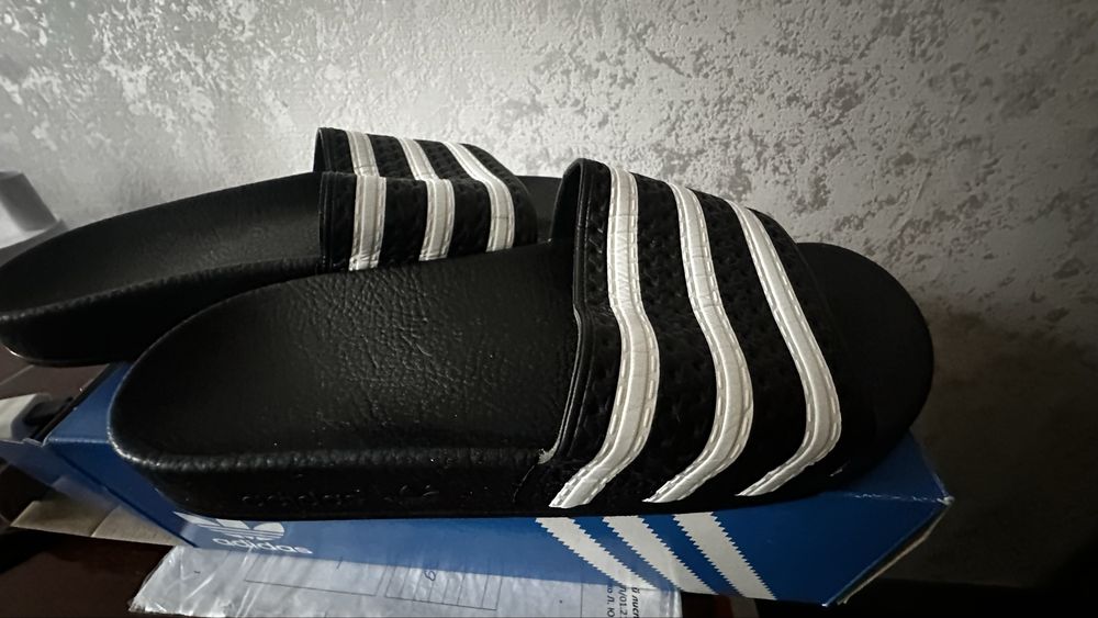 Шльопки Adidas 37 р.