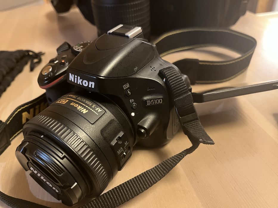Aparat Nikon D5100 + obiektyw Nikkor 18-105 f3.5-5.6 + Nikkor 35 f1.8
