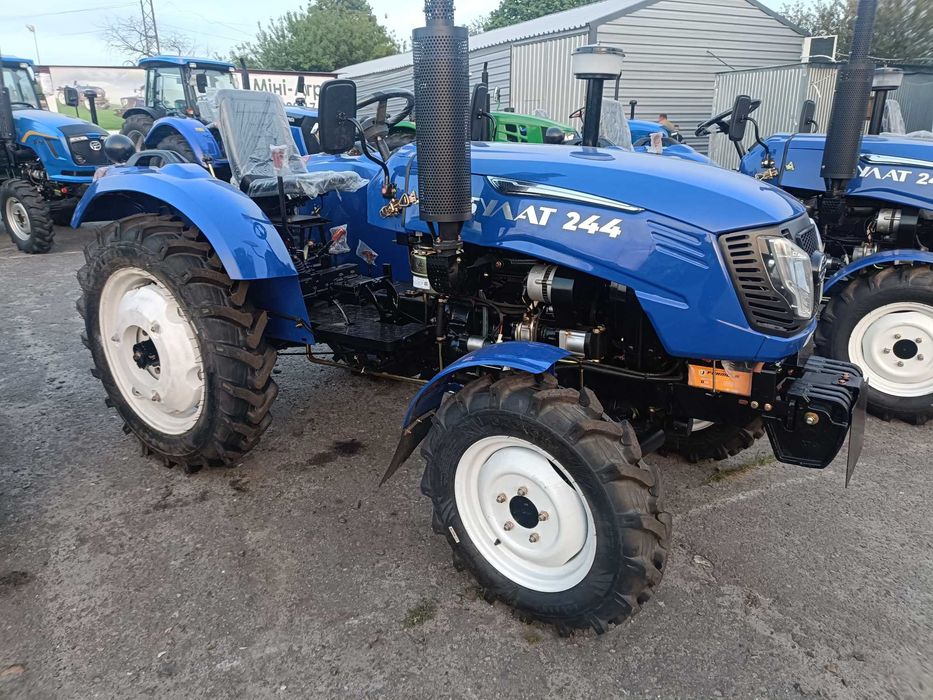 Мінітрактор Булат 244L повний привід, бічна КПП4+1