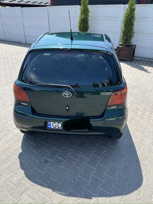 Toyota Yaris в стані сві-поіхав