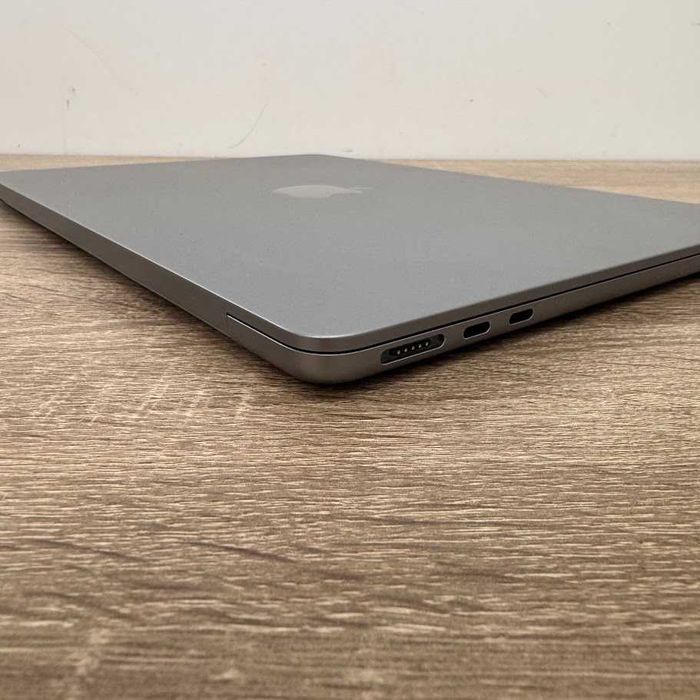 Macbook Air 13" 2022 M2 / 16Gb / SSD 512Gb акб:90% (код: M1124)