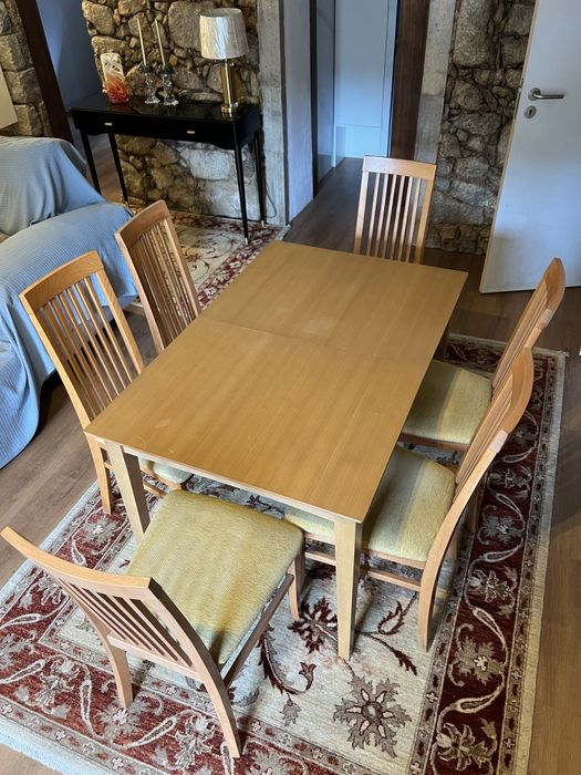 Mesa e 6 cadeiras