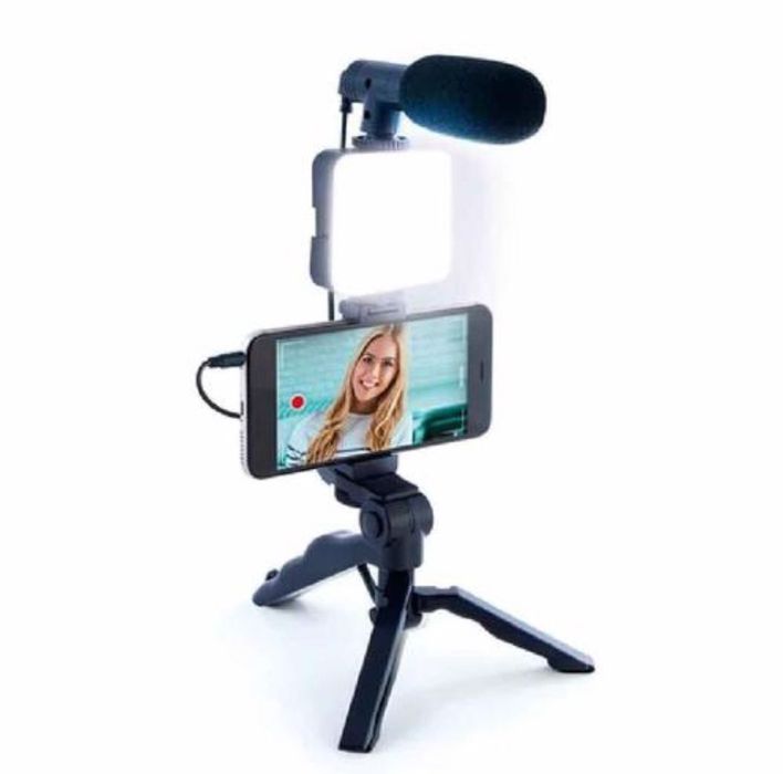 Studio Creator - Podcast/Vlogging Kit, Stand, Light, Microphone (New)64751240424705123