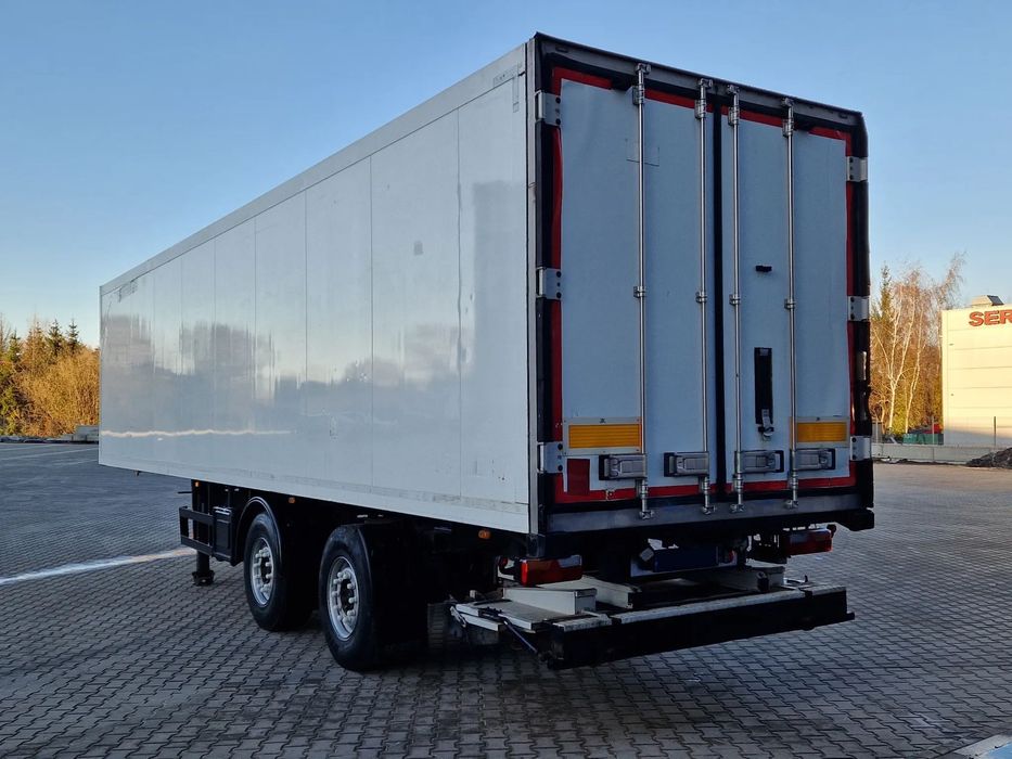 Schmitz Cargobull SKO 18 | CHŁODNIA 27 MPAL | CARRIER VECTOR 1800 | WINDA BAR 2 TONY  SCHMITZ CITYLINER  | Chłodnia 27 MPAL | Oś skrętna | Osie SAF