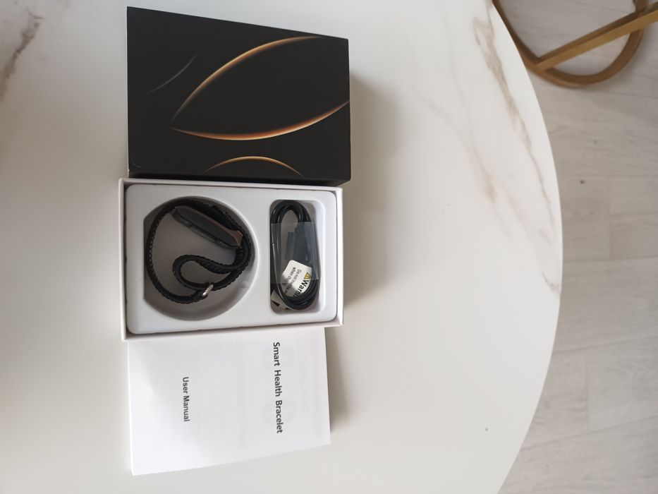 Smart Health Bracelet – Twój Osobisty Strażnik Zdrowia i Stylu!