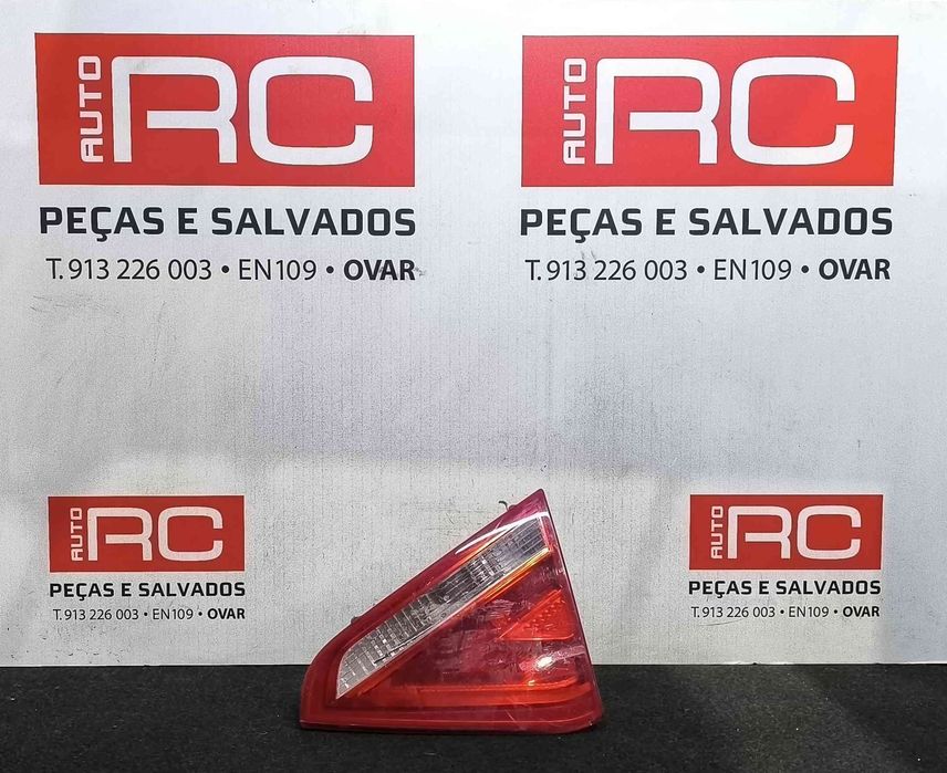 Farolim da Mala Direito 8T0945094 - AUDI A5