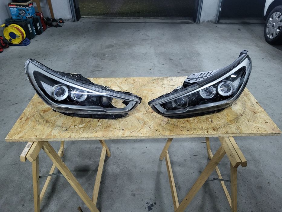 Komplet przednich lamp do hyundai  I 30 2019 rok.