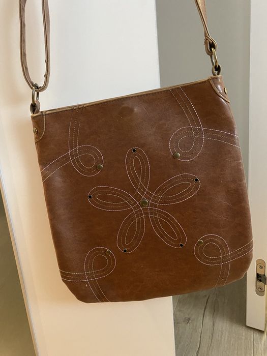 Brązowa torebka listonoszka na ramię