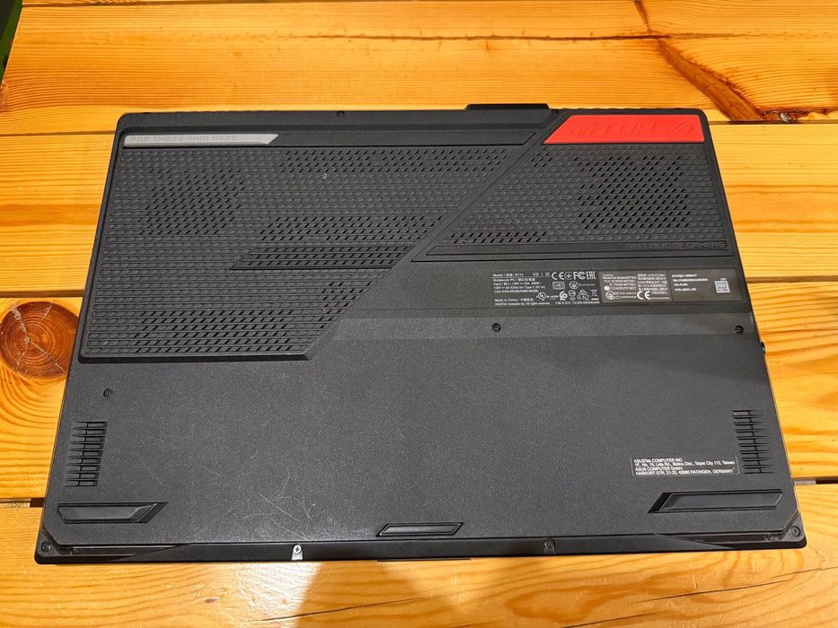 Asus ROG Strix G713QC 17 cali Ryzen 5 5600H 16 GB RAM 512GB RTX 3050