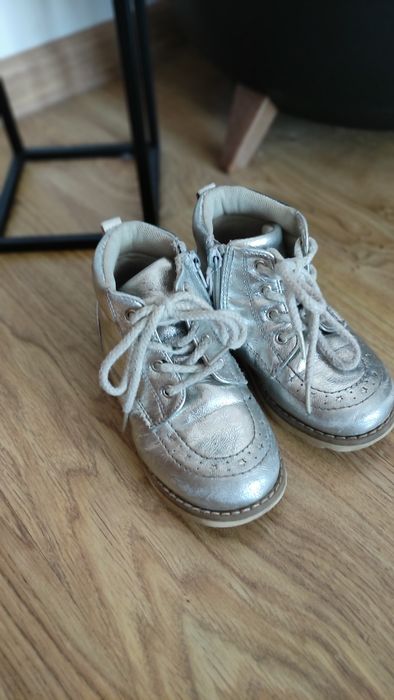 Buty botki rozmiar 27 złote