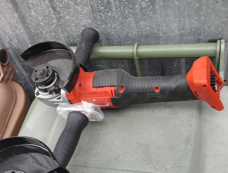 Wyprzedaż: Szlifierka kątowa einhell tc-ws18li aku 125mm