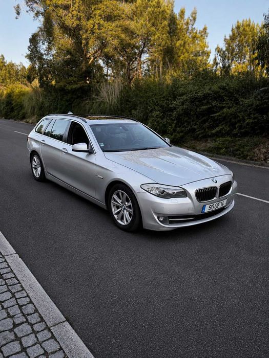 BMW Série 520d – Automática – Teto panorâmico – Pele