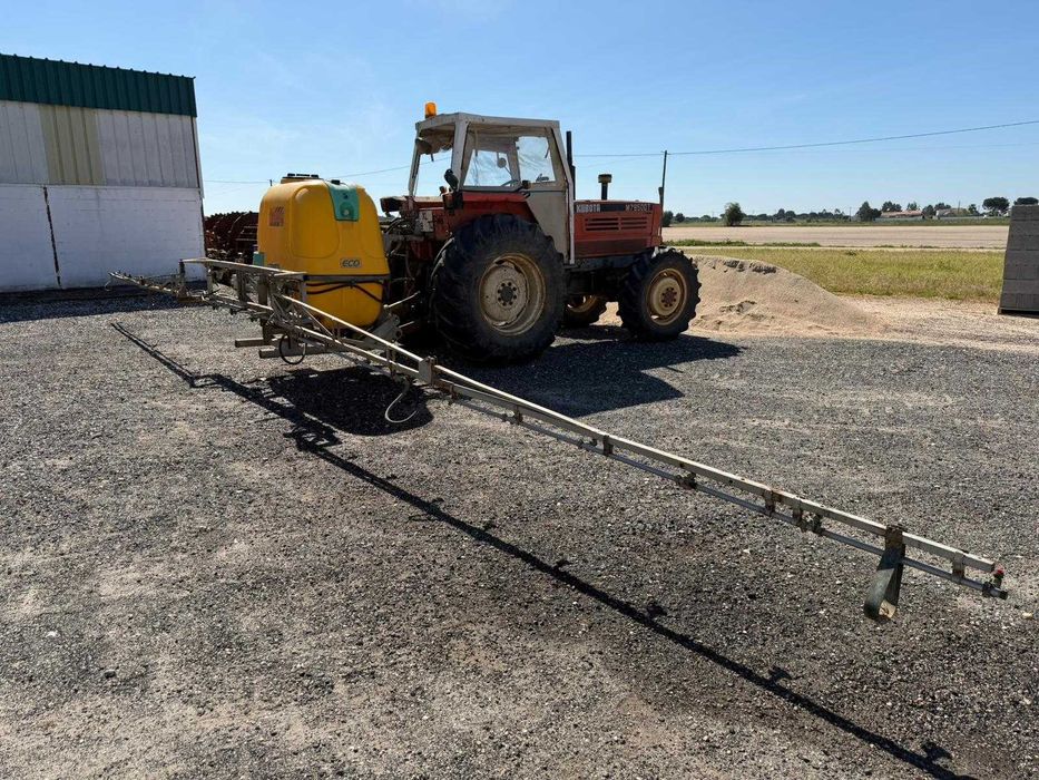 Pulverizador / Máquina de Cura Tomix 800L - Barras 12m