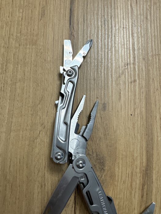 Leatherman rev.
