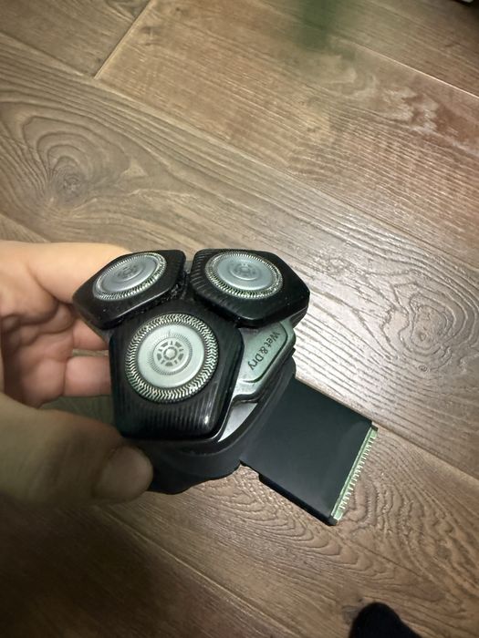 Електрична бритва Phillips 5000 series