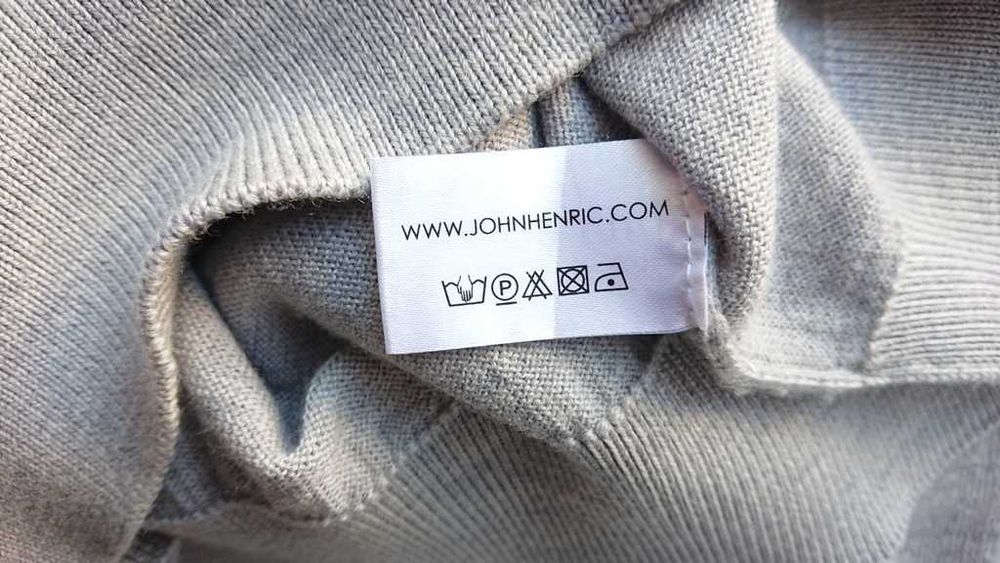 Шведский люксовый мериносовый свитер John Henric ( 100% merino wool ).