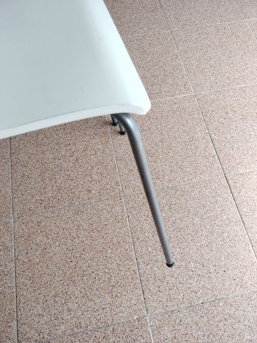 12 cadeiras brancas IKEA