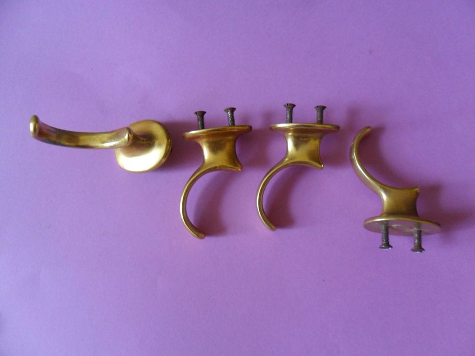 Wieszaki  metalowe  do odzieży  w zestawie ,długość 7 cm