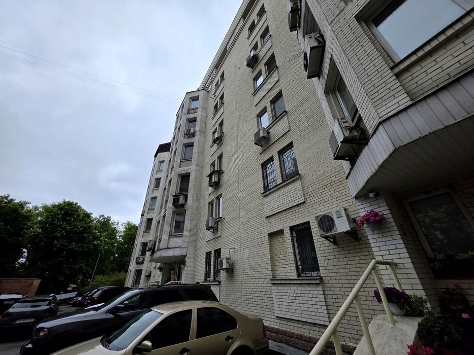 3к 170м з ремонтом Юрія Іллєнка Мельникова Лукʼянівка Герцена паркінг