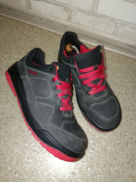 Кросівки для праці 45