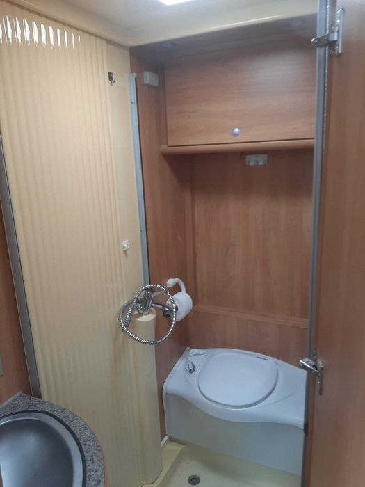 autocarava DETHLEFS 128000 km ano 2012