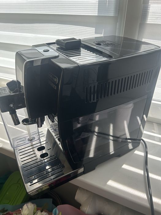 Кавомашина Delonghi Dinamica