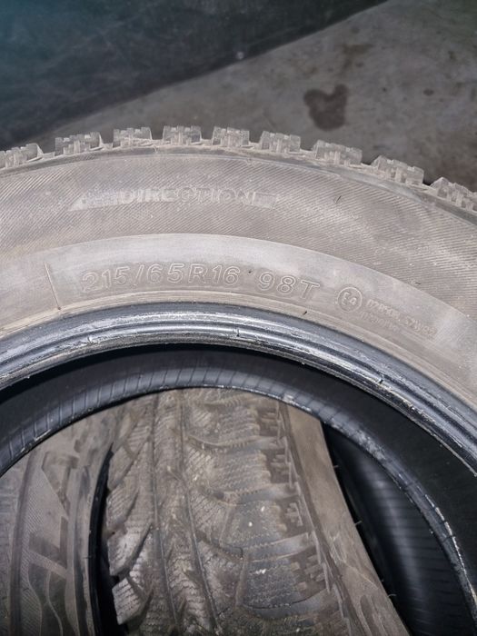 Opony  215x65x16  Lassa
