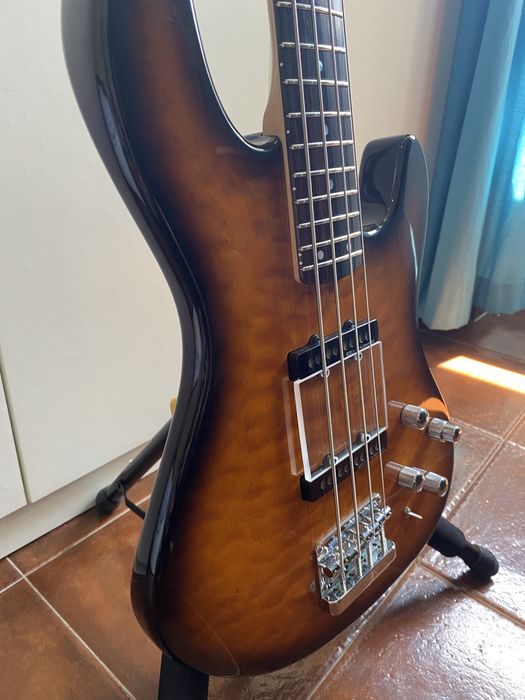 Fender Jazz Bass Deluxe
