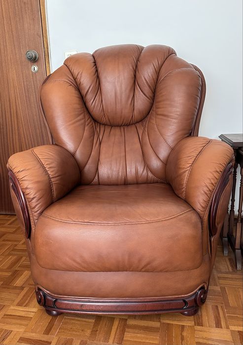 Sofá vintage em pele e duas poltronas - pele castanha