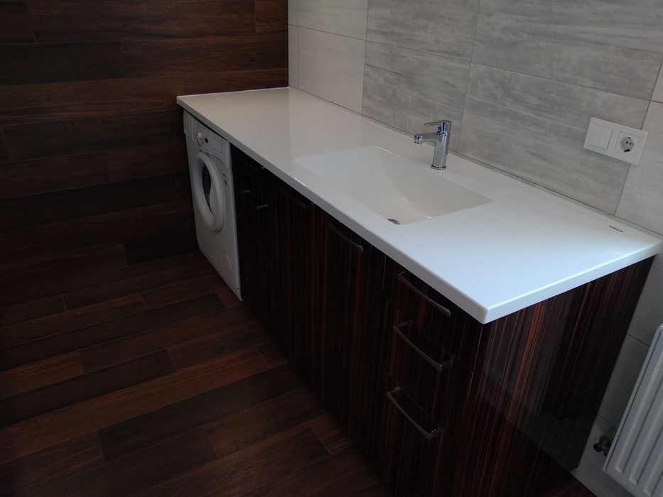 Умивальник зі стільницею зі штучного каменю, стільниця в ванну