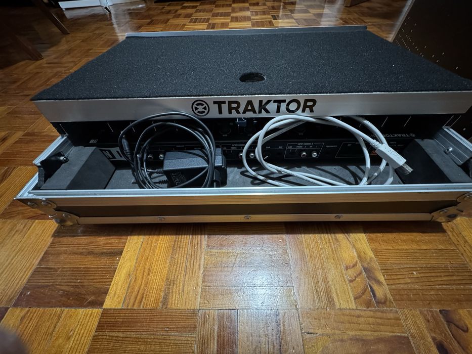 Native Instruments Traktor S4 MKII