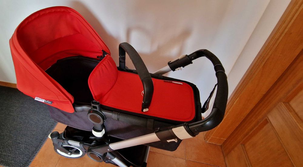 Carrinho de bebé Bugaboo com ovinho MaxiCosi