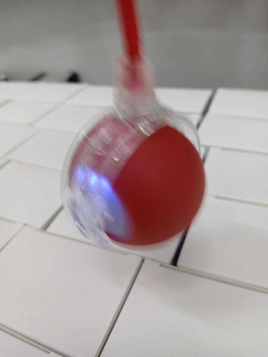 Bola USB Vibra Para Gatos e Cãos